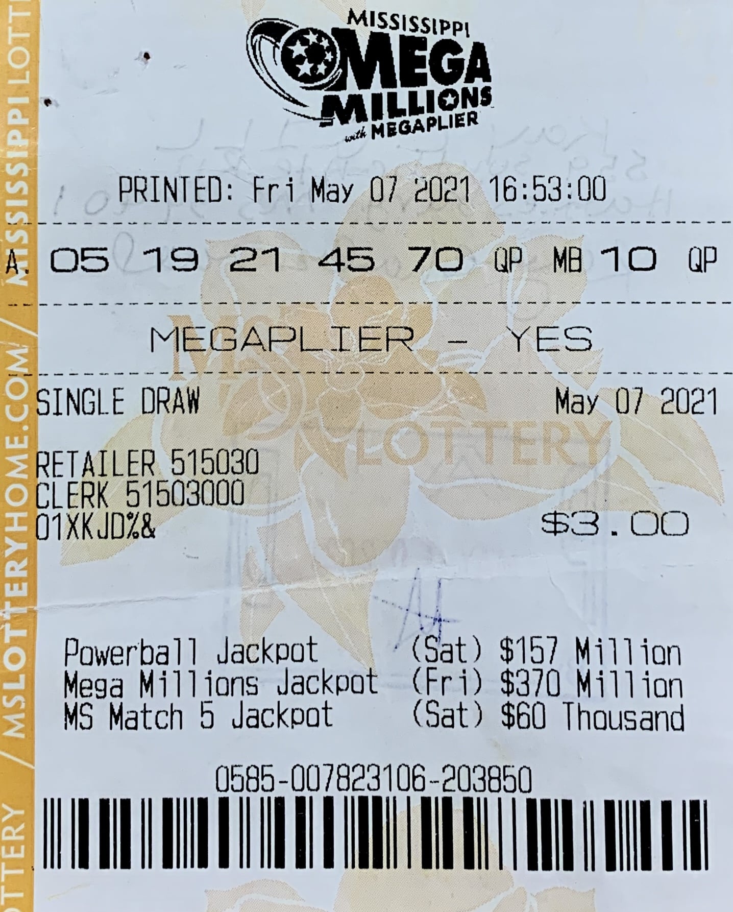 A Hattiesburg man won $800 on a Mega Millions ticket purchased from Circle K on Hwy. 49, Brooklyn.